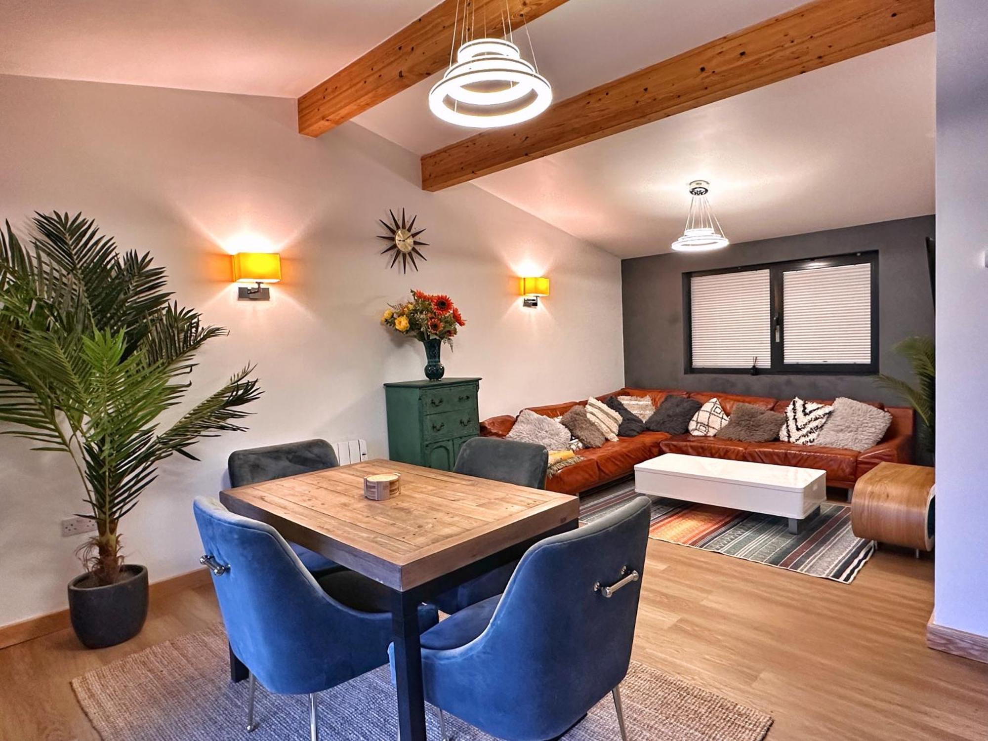 Holiday home Chy Mena. South Facing With Hot Tub & Views. St Agnes (Cornwall)
