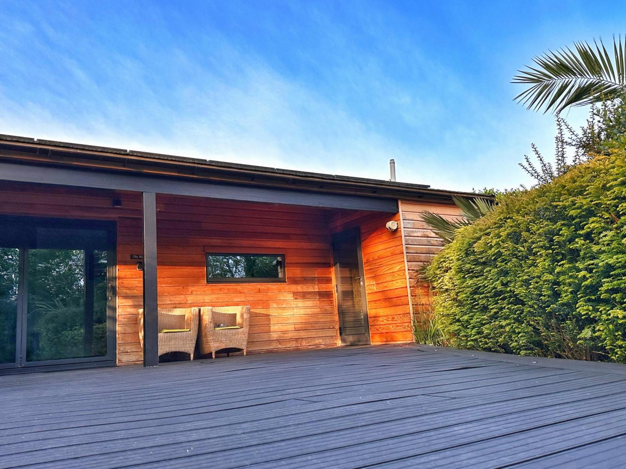 Chy Mena. South Facing With Hot Tub & Views. *