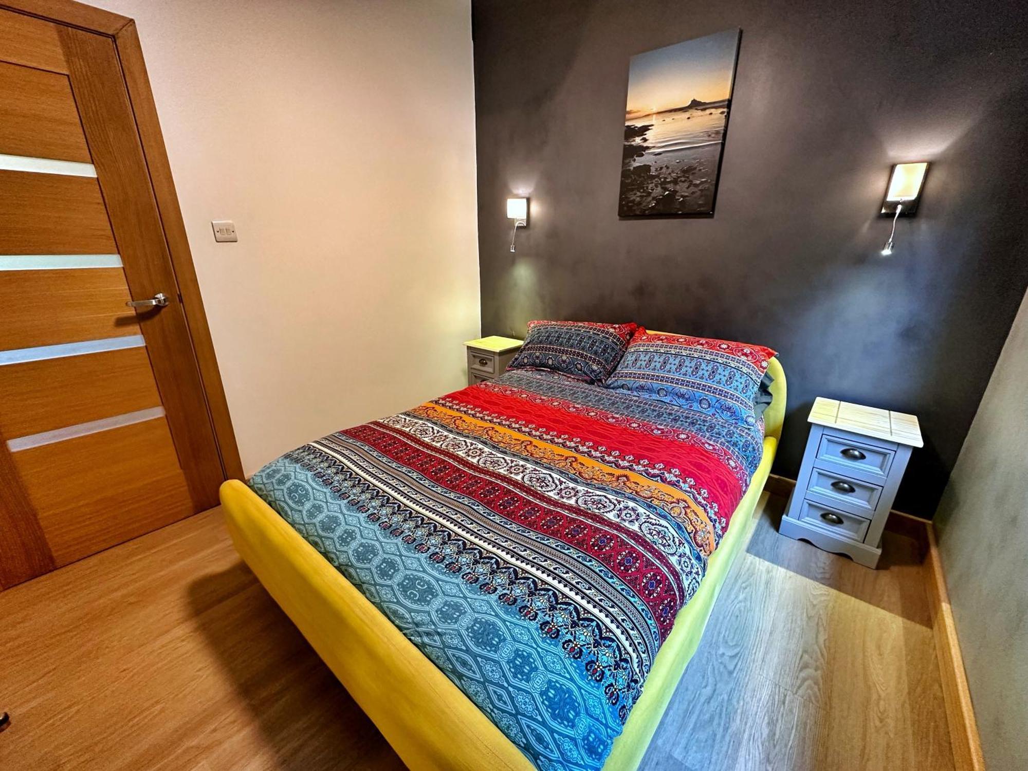 Holiday home Chy Mena. South Facing With Hot Tub & Views. *